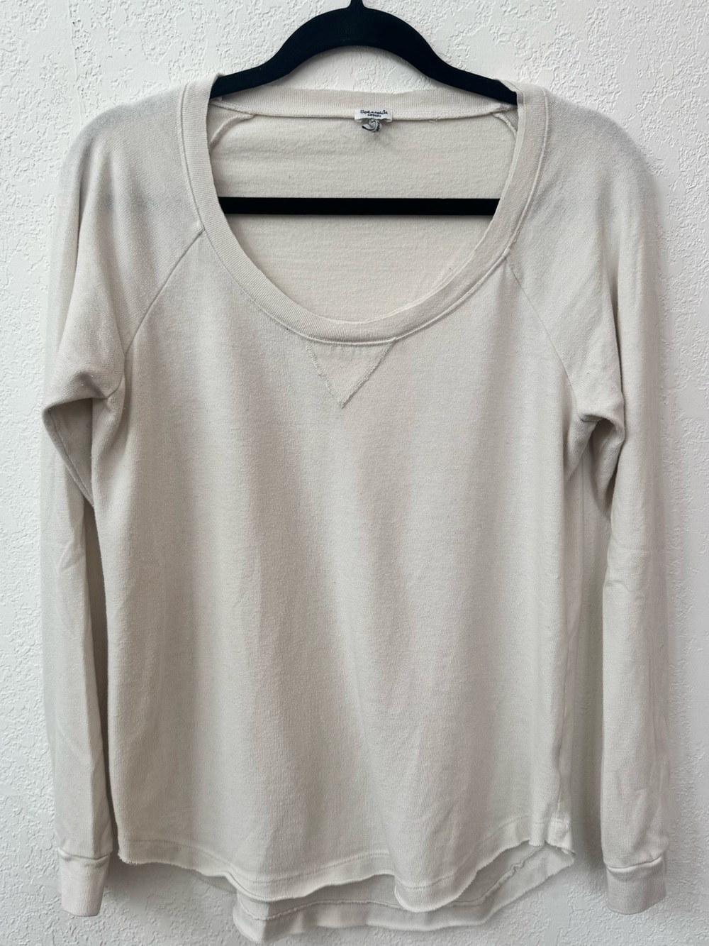 Splendid Raglan sleeve scoop neck shirt tail hem cotton blend cream sweatshirt